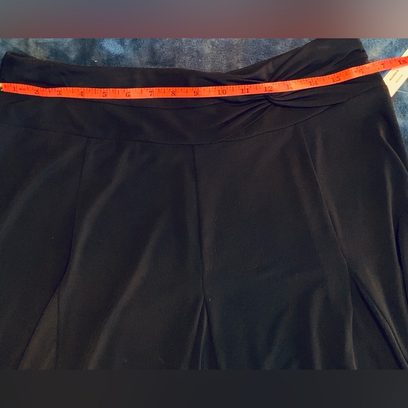 Apt. 9 Stretch Black Skirt• Godet Seams• Twist Accent on Waistband• Sz M• NWT - Picture 10 of 11